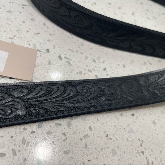 Most Wanted Black Leather Tooled Belt Round Turquoise Stone Buckle NEW Medium main image 4